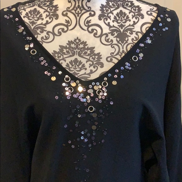 Woman’s fitted sweater with decorative neckline - Picture 2 of 8